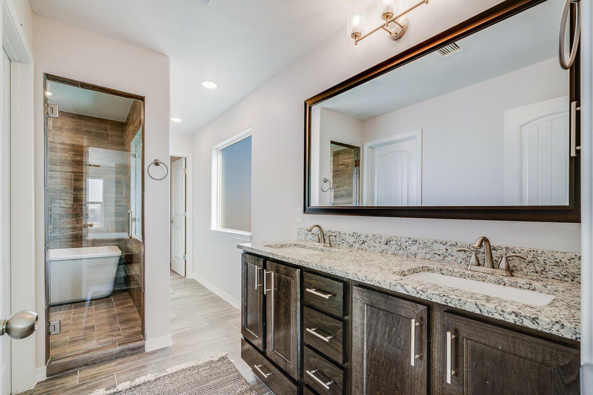 8408 Phil Place Court. Vinton, TX 79821