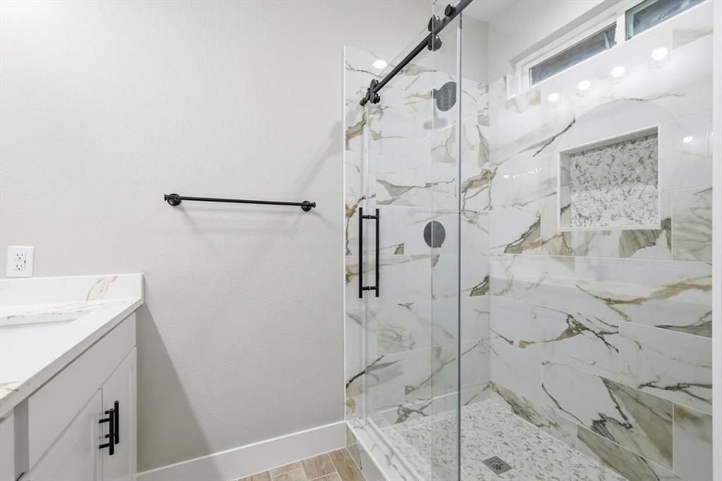 859 Harbor Point. Gun Barrel City, TX 75156