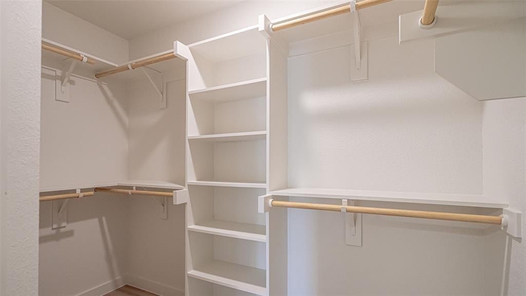 924 Bosque River Drive. Granbury, TX 76048