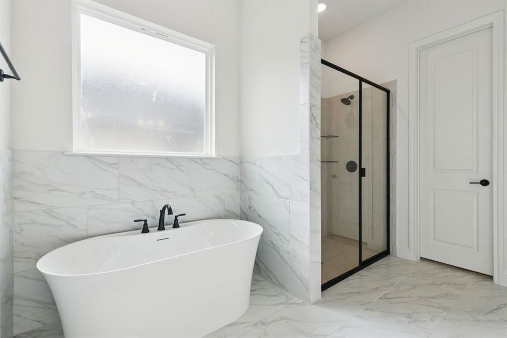 1090 Foxtail Drive. Justin, TX 76247