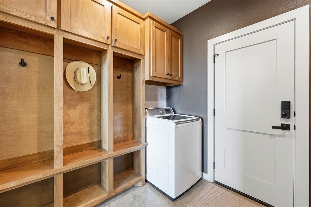 601 Hollow Drive. Lipan, TX 76462