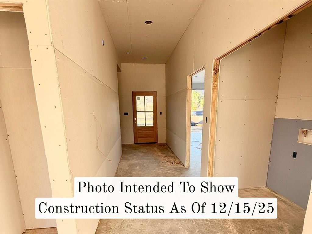 210 Central Park Court. Athens, TX 75751