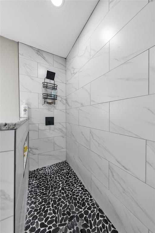 1908 Thousand Oaks Drive. Burleson, TX 76028