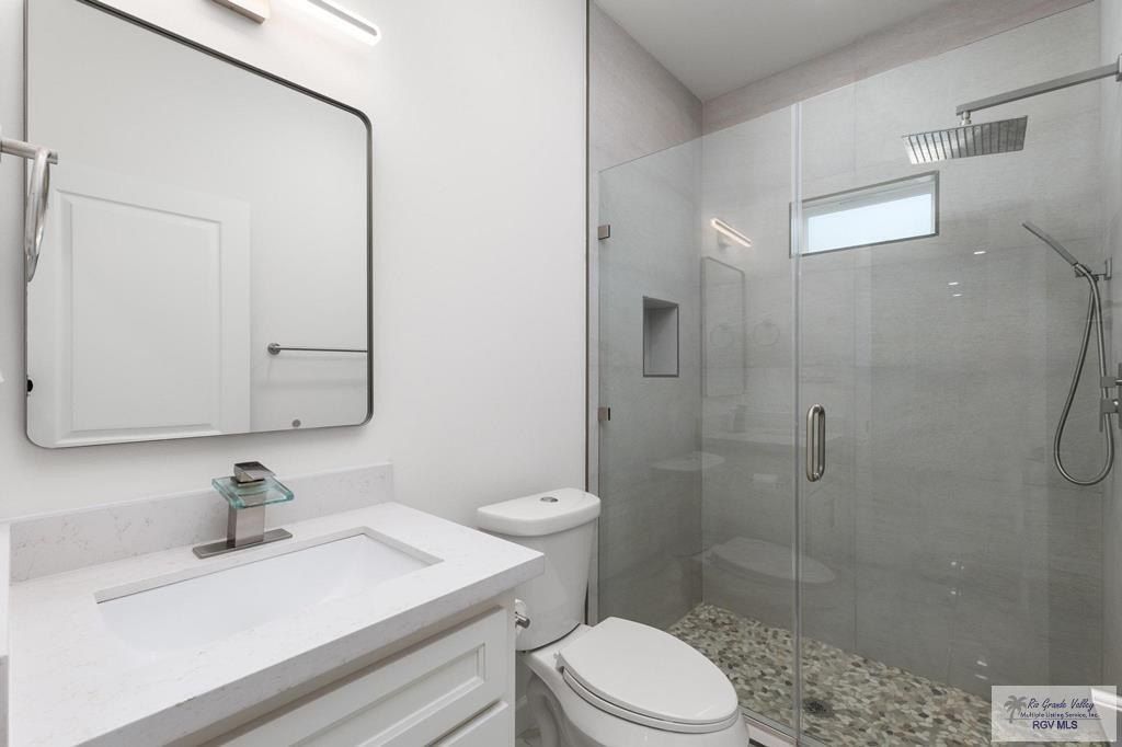 1085 S 12Th St. Raymondville, TX 78580