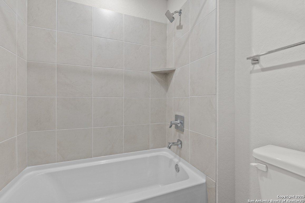 9018 Sand Dune Vis. San Antonio, TX 78222