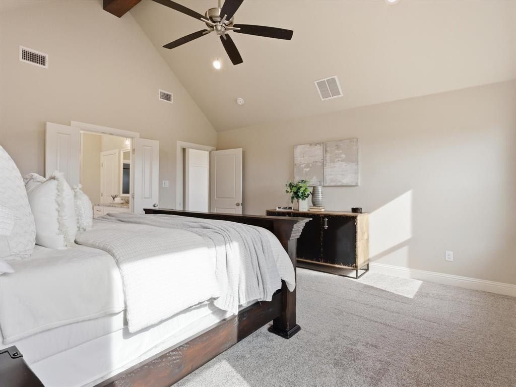 2168 Middlewood Circle. Granbury, TX 76049