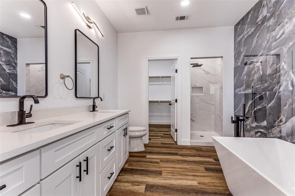 2612 Burchill Road. Fort Worth, TX 76105