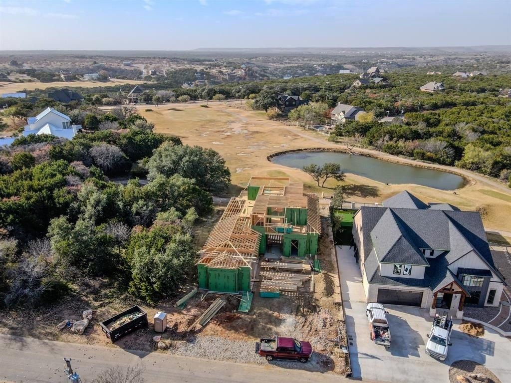 125 Oyster Bay. Graford, TX 76449