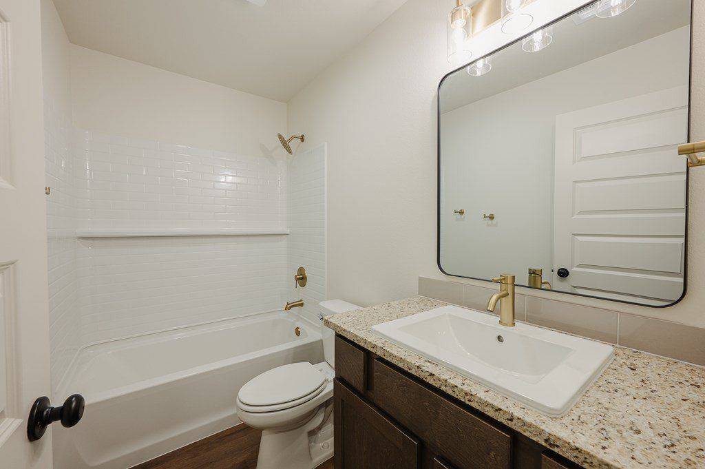 7111 E County Rd 99. Midland, TX 79706