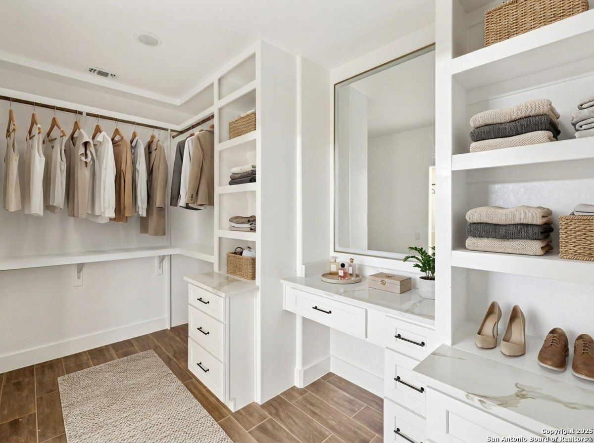 179 Hidden Ranch Ln. Floresville, TX 78114