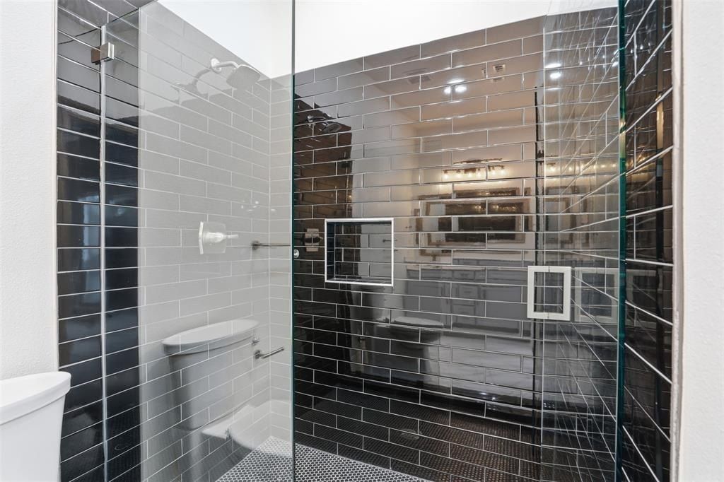 5529 Mercedes Circle. Granbury, TX 76048