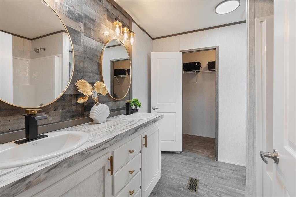 4803 County Road 0022. Corsicana, TX 75110