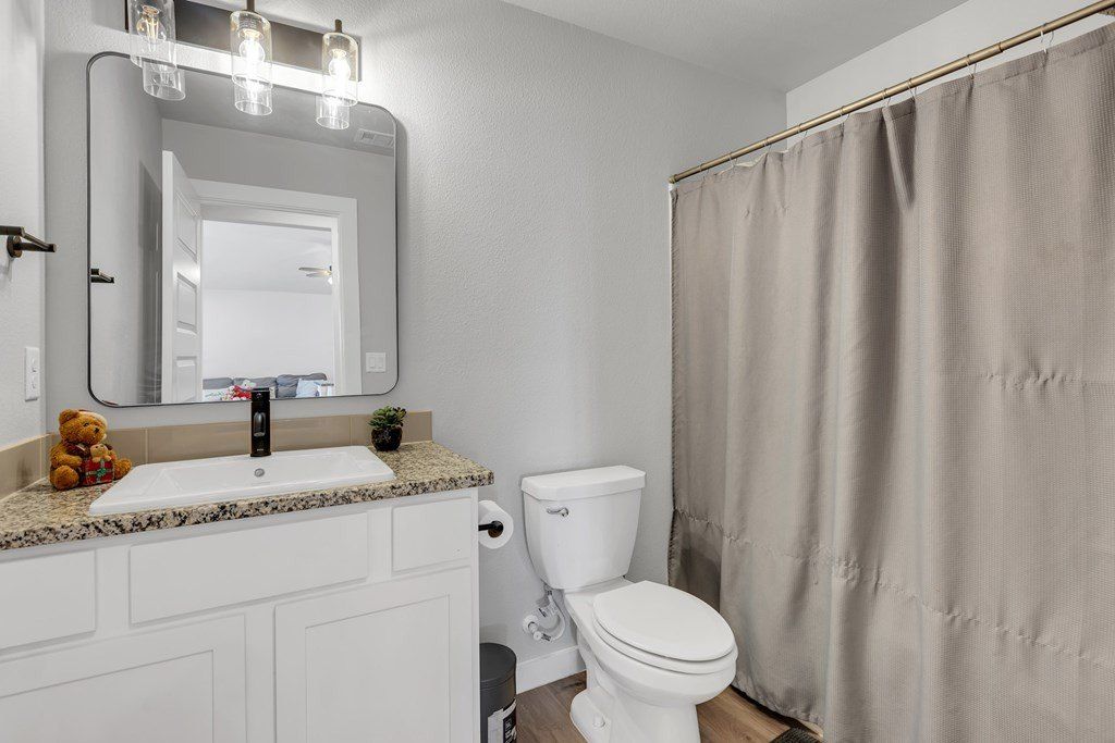 2812 Hildago. Midland, TX 79705