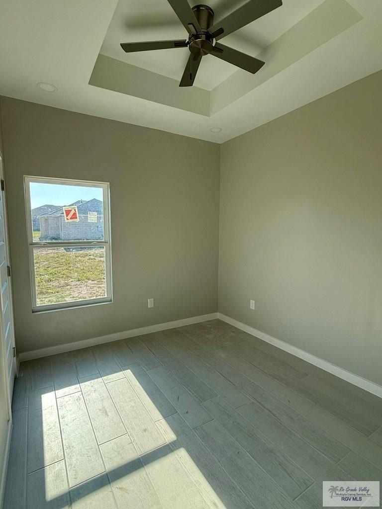 25812 E Circulo Paradise. San Benito, TX 78586