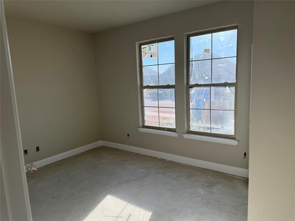 707 Broken Bow Lane. Cleburne, TX 76033