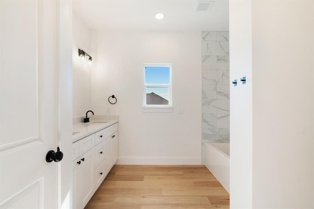 213 Private Road 33083. Sumner, TX 75486