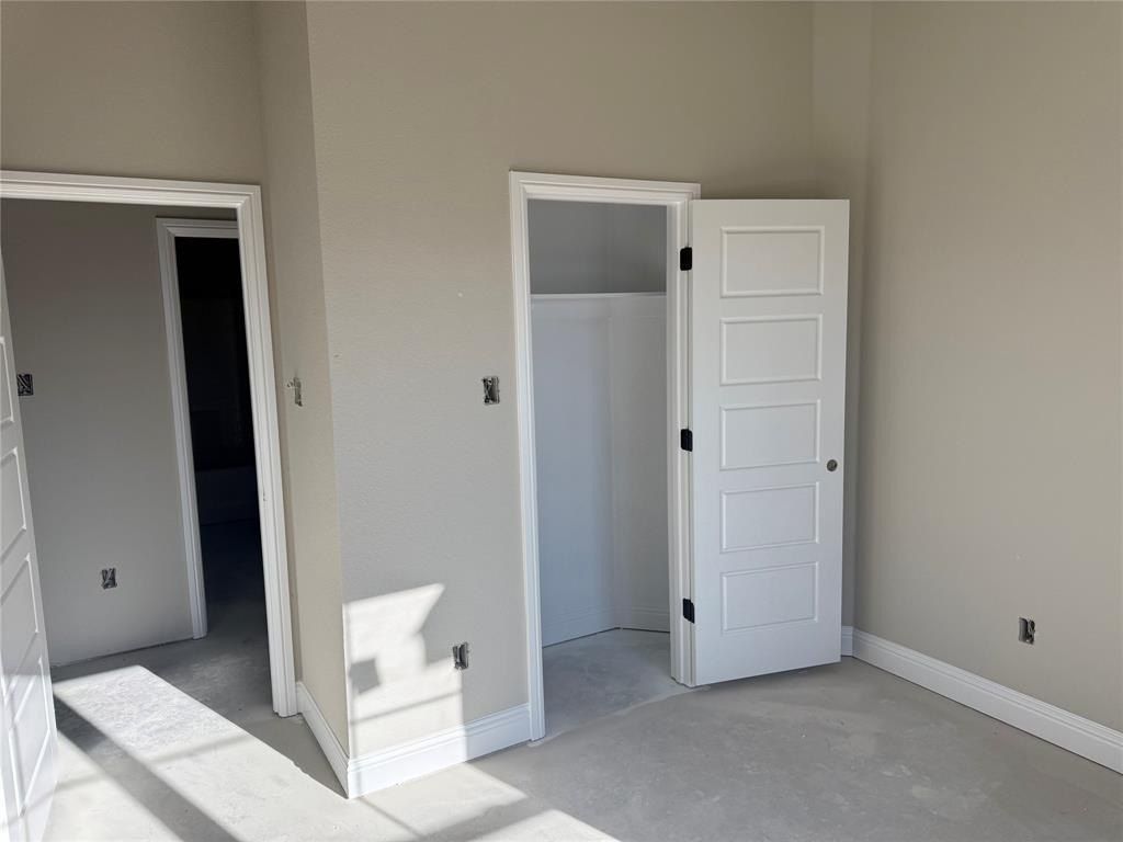 705 Broken Bow Lane. Cleburne, TX 76033