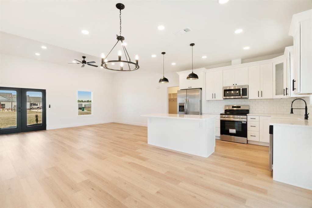 213 Private Road 33083. Sumner, TX 75486