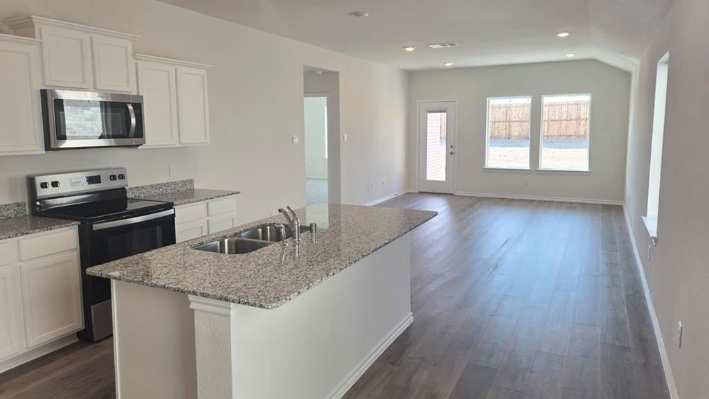 904 Jefferson Way. Sherman, TX 75090