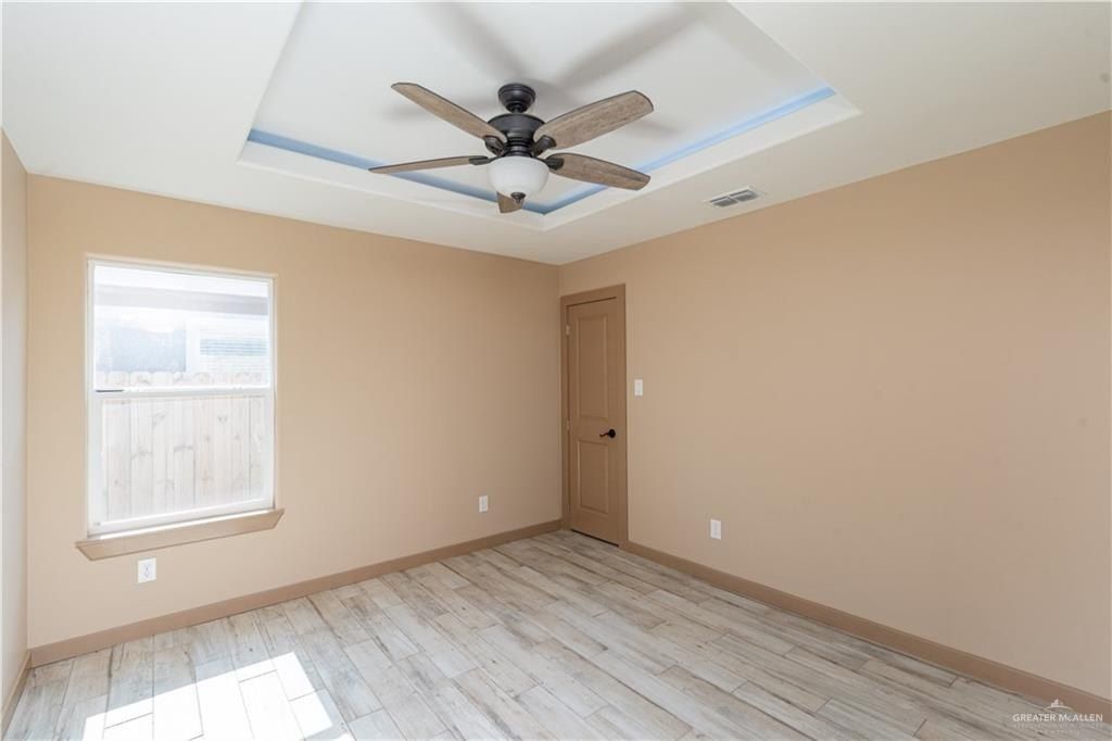 515 Pine Oak Street. Donna, TX 78537