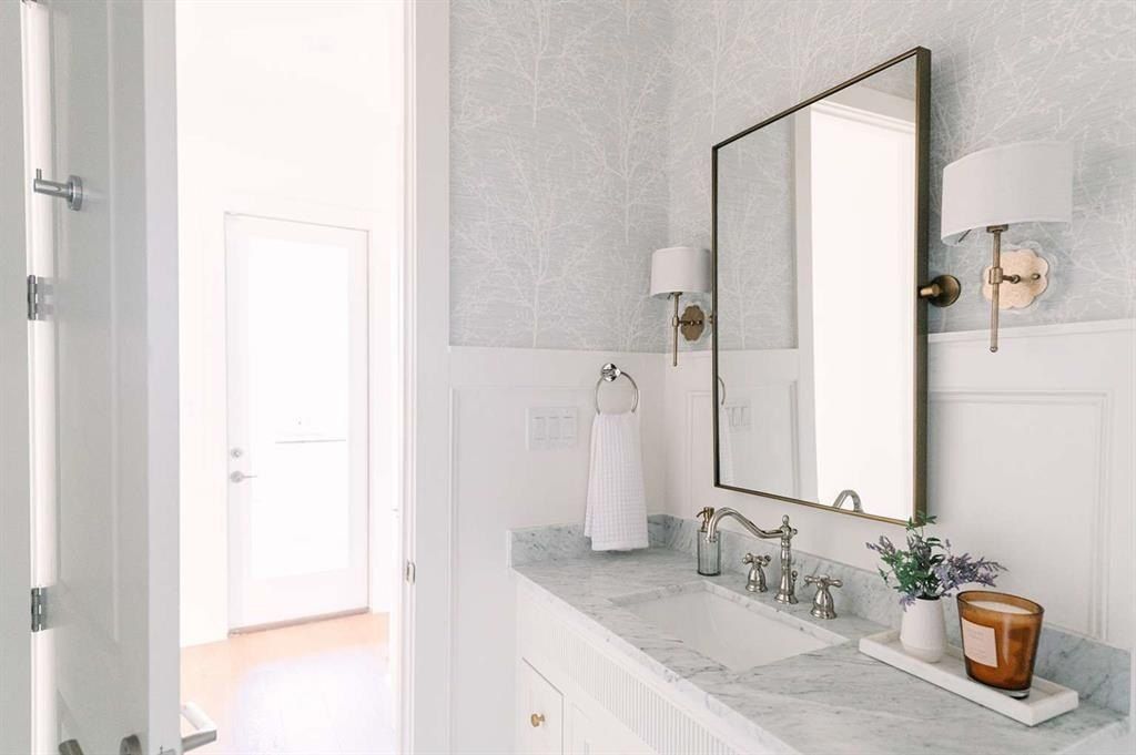 2032 Meadowlark Court. Aledo, TX 76008