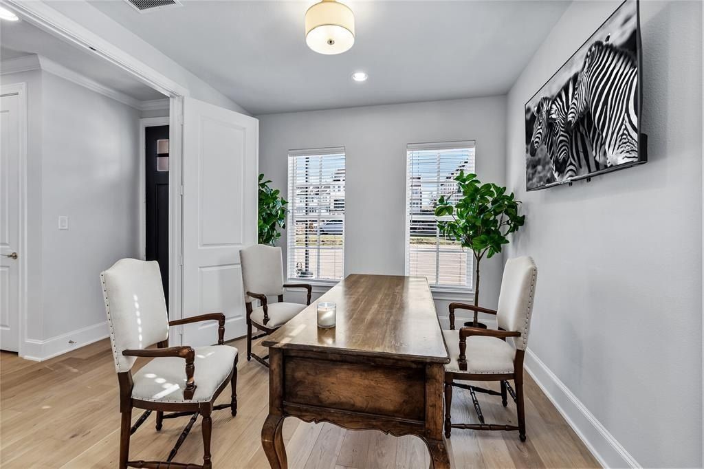 4613 Greenborough Lane. Dallas, TX 75219