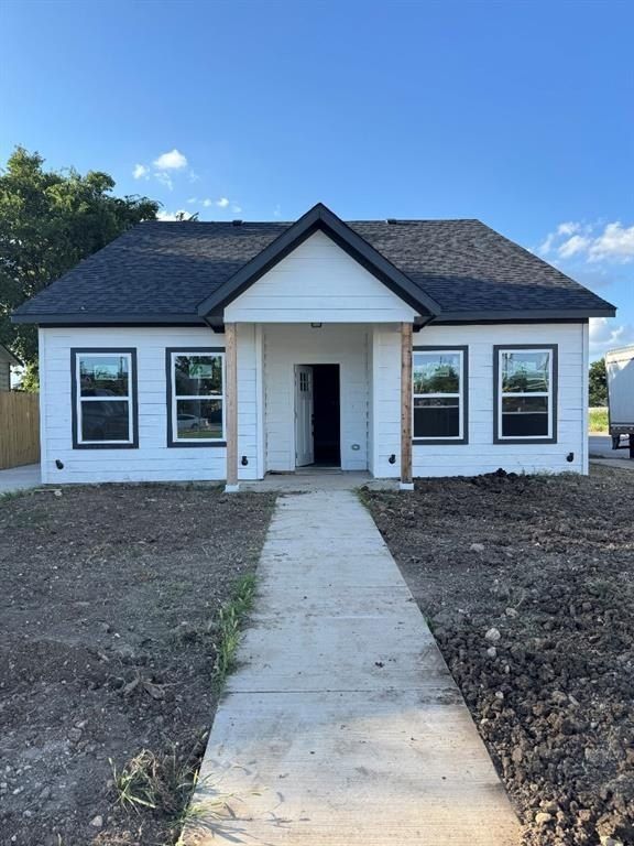 2937 Burton Avenue. Fort Worth, TX 76105