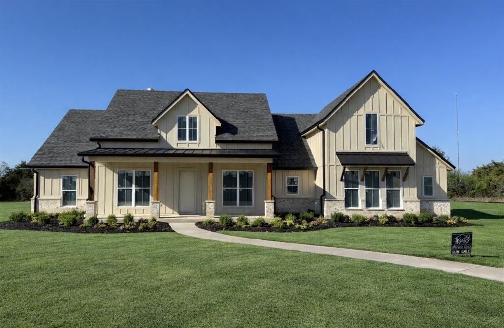 3590 Evergreen Lane. Caddo Mills, TX 75135