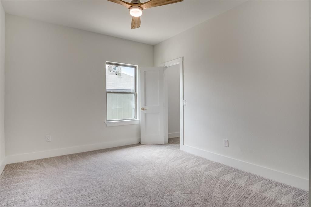 2518 Elk Trail. Granbury, TX 76048