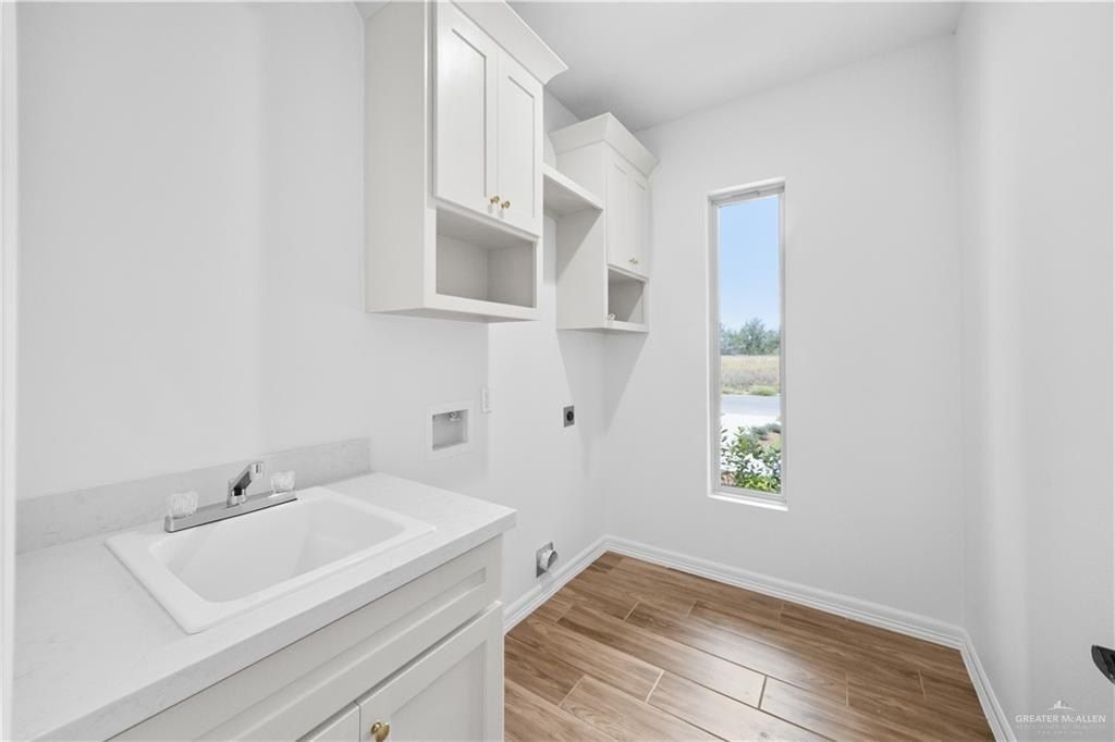 5929 Luz Del Sol. Edinburg, TX 78542