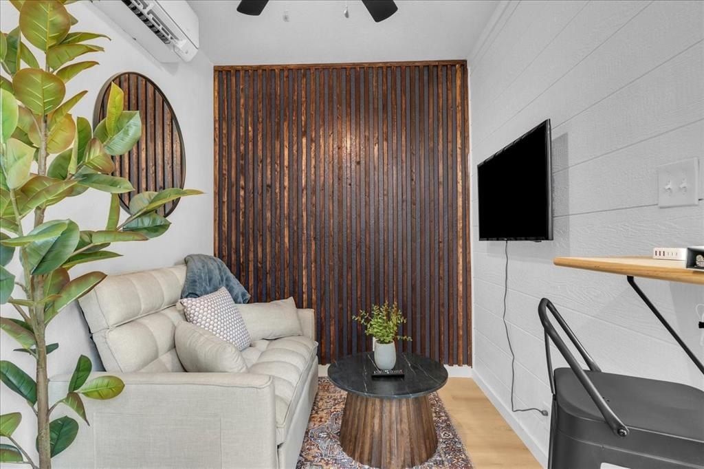 1501 Clay Street. Brenham, TX 77833