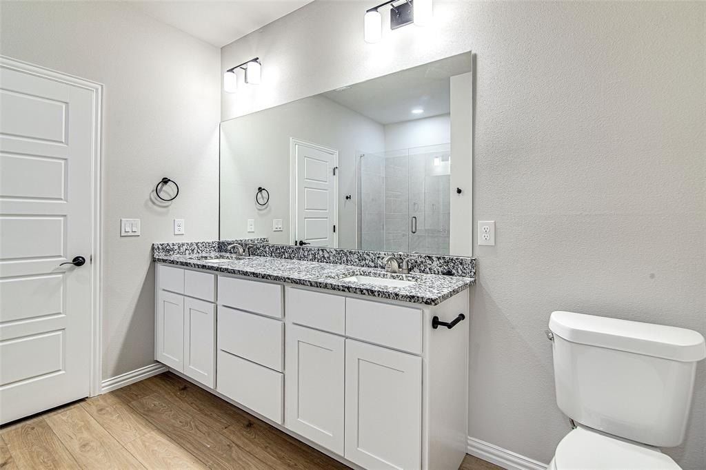 2513 Birdell Court. Fort Worth, TX 76105