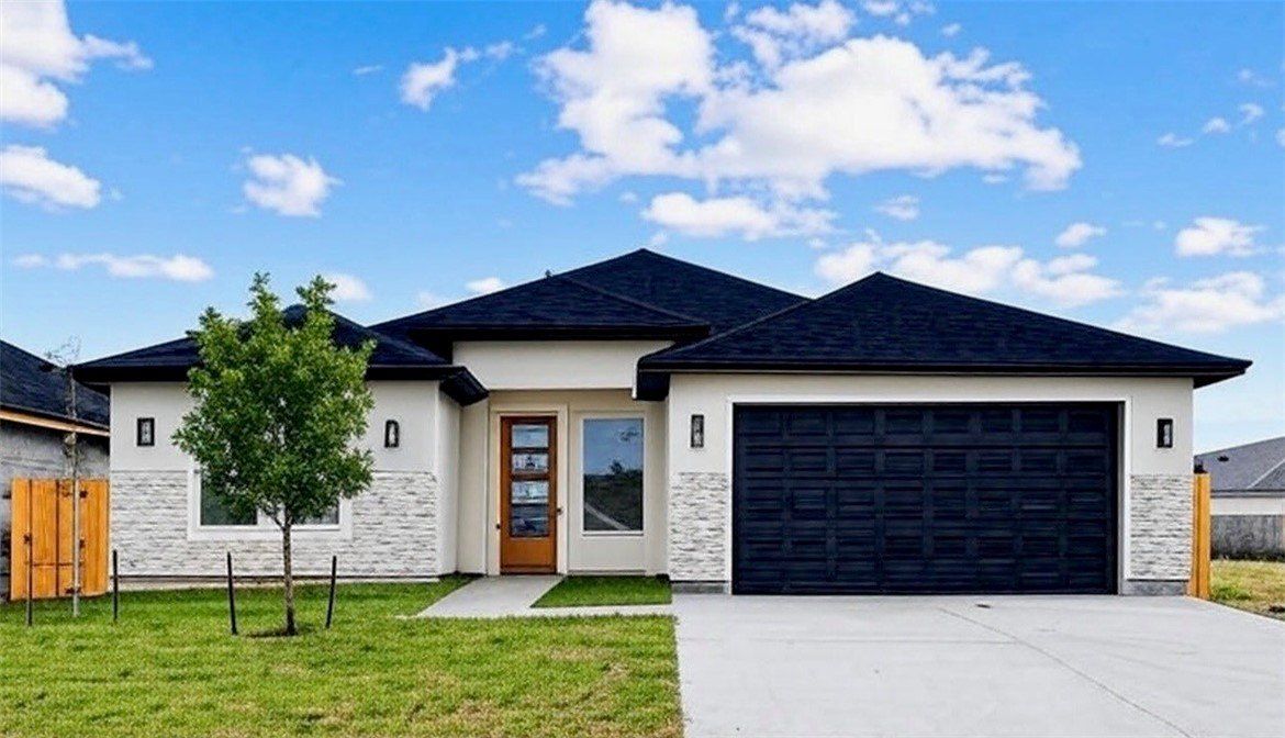 1473 Irigoyen Court. Corpus Christi, TX 78415