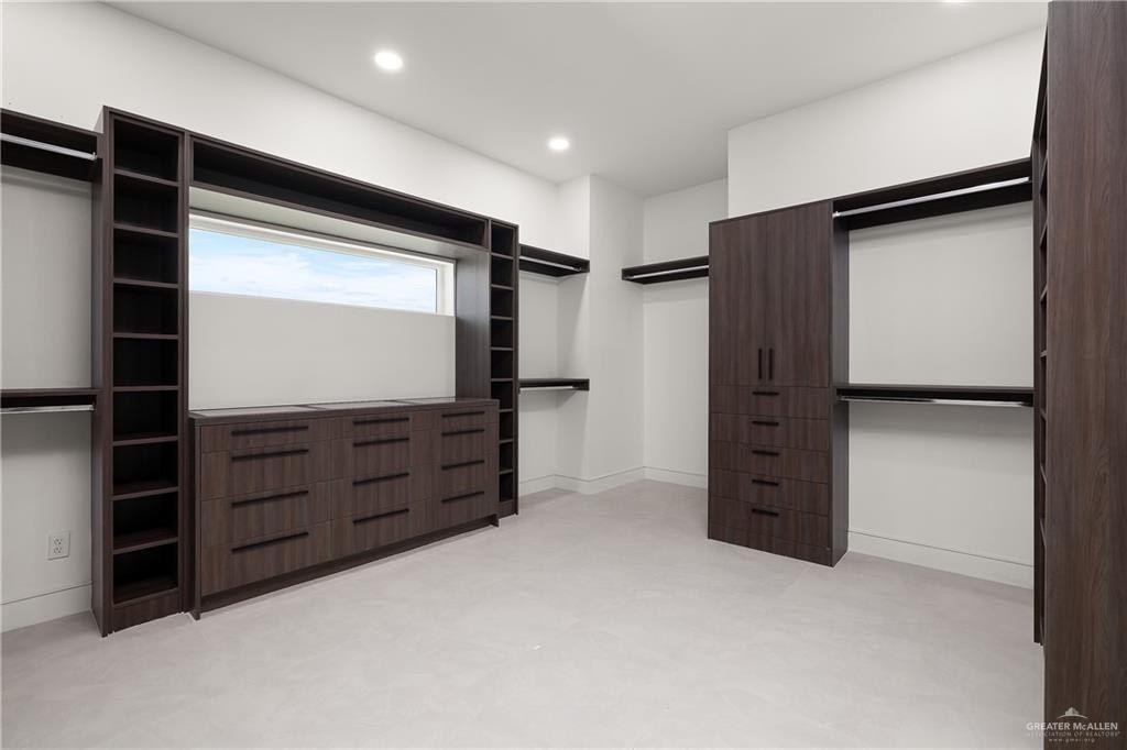 4648 Estancia Parkway. McAllen, TX 78504