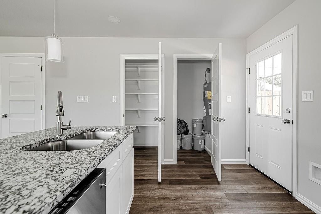 2536 Yuma Street. Fort Worth, TX 76105