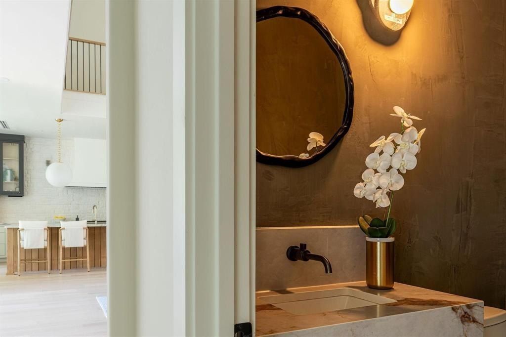 3815 Dunhaven Road. Dallas, TX 75220