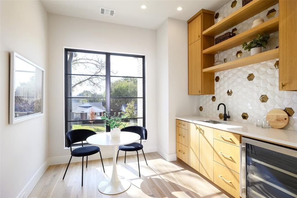 4015 Rochelle Drive. Dallas, TX 75220