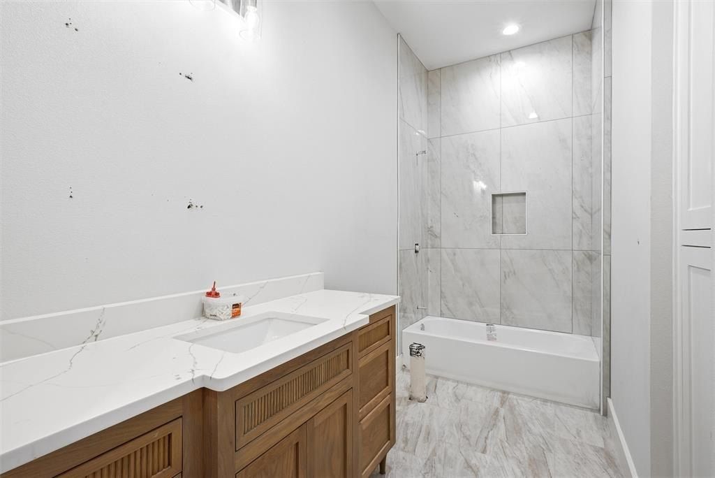 250 Weldon Drive. Woodway, TX 76712