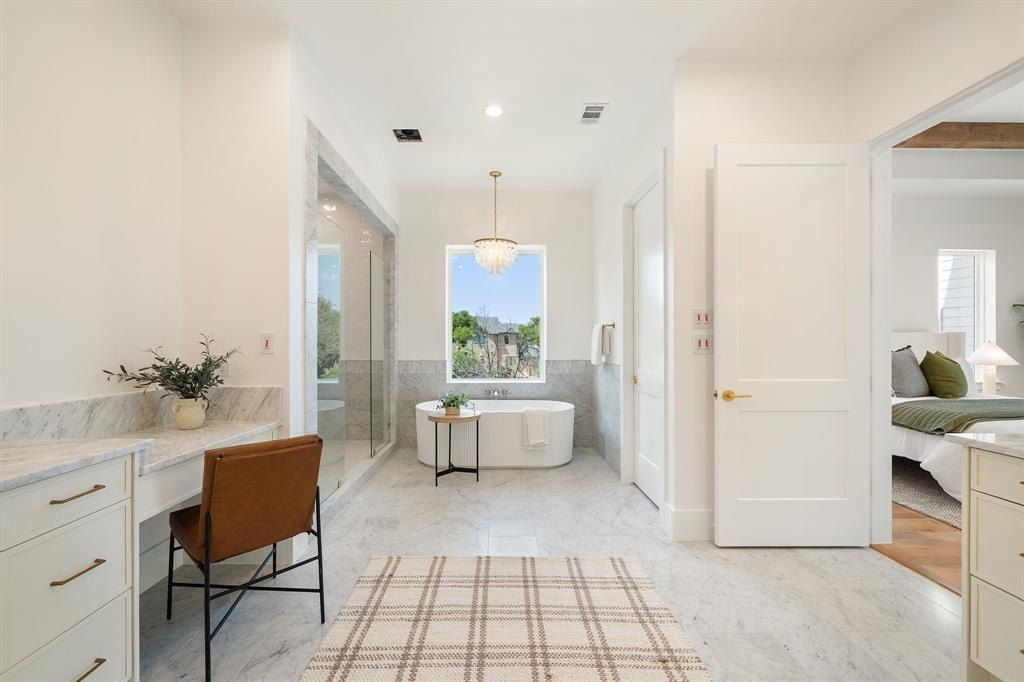 6437 Churchill Way. Dallas, TX 75230