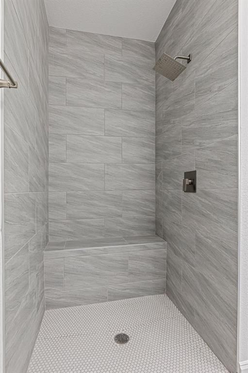 2619 Hillside Drive. Granbury, TX 76048