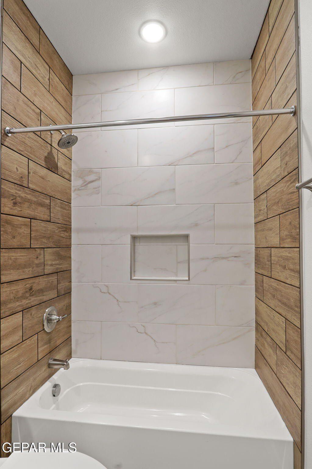 646 Davis Greenwood Court. Vinton, TX 79821