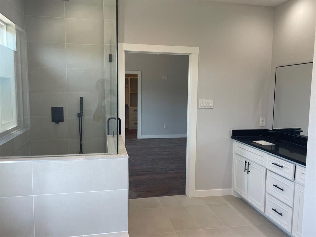 5514 Fannie Street. Dallas, TX 75212