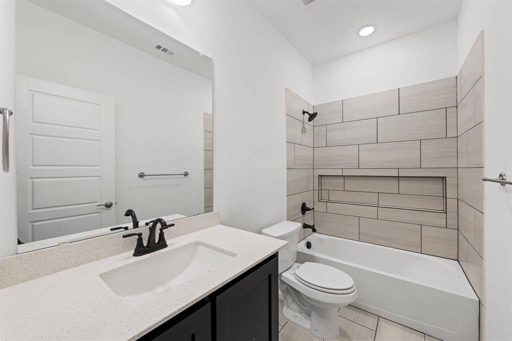 1941 Daybreak Drive. Alvarado, TX 76009