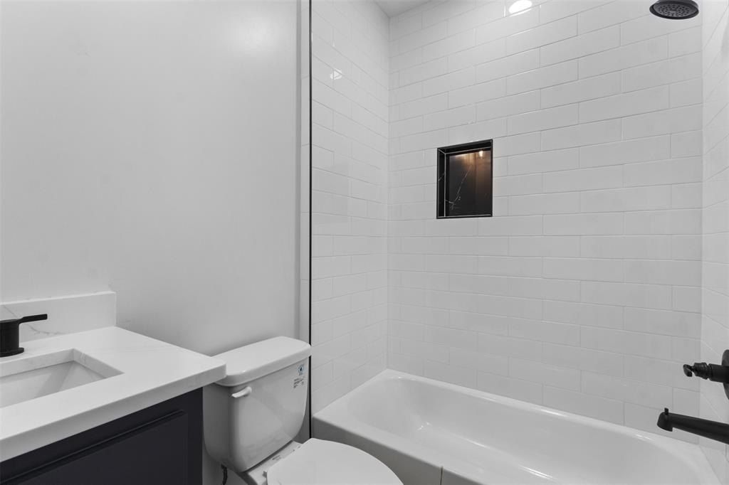 1920 County Road 658. Farmersville, TX 75442