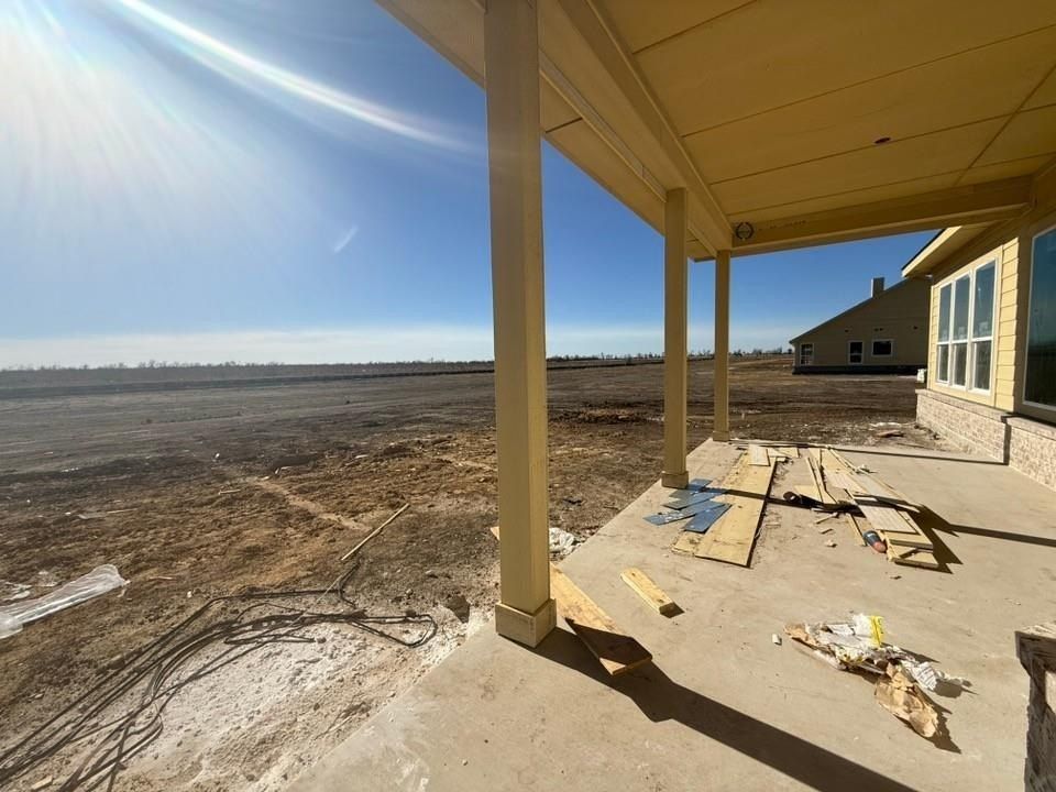 780 County Road 200. Valley View, TX 76272