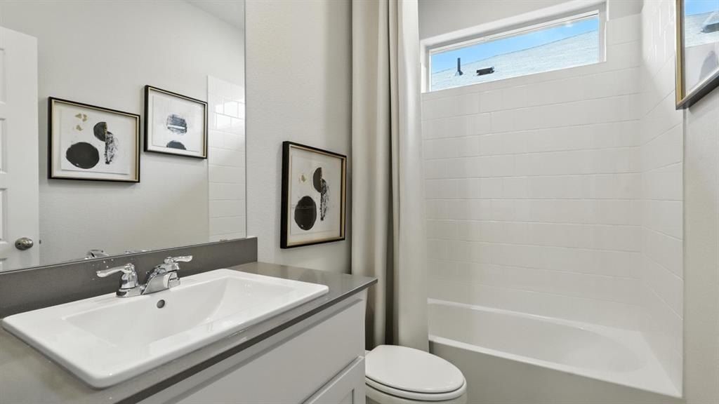 4329 Valley Brook Drive. Fort Worth, TX 76036