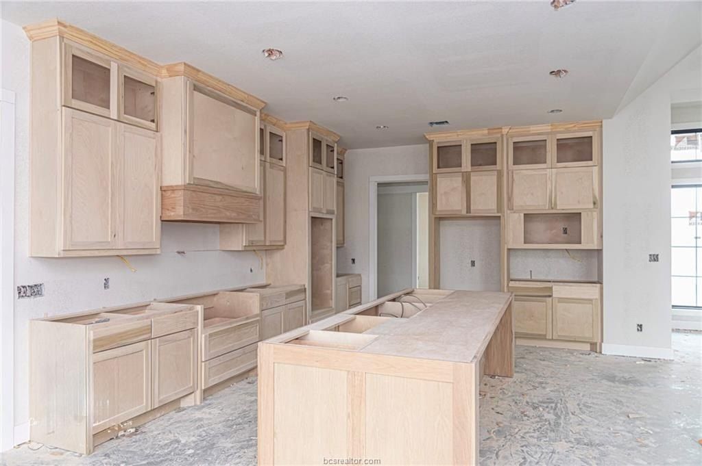 5439 Woodland Park Drive. College Station, TX 77845