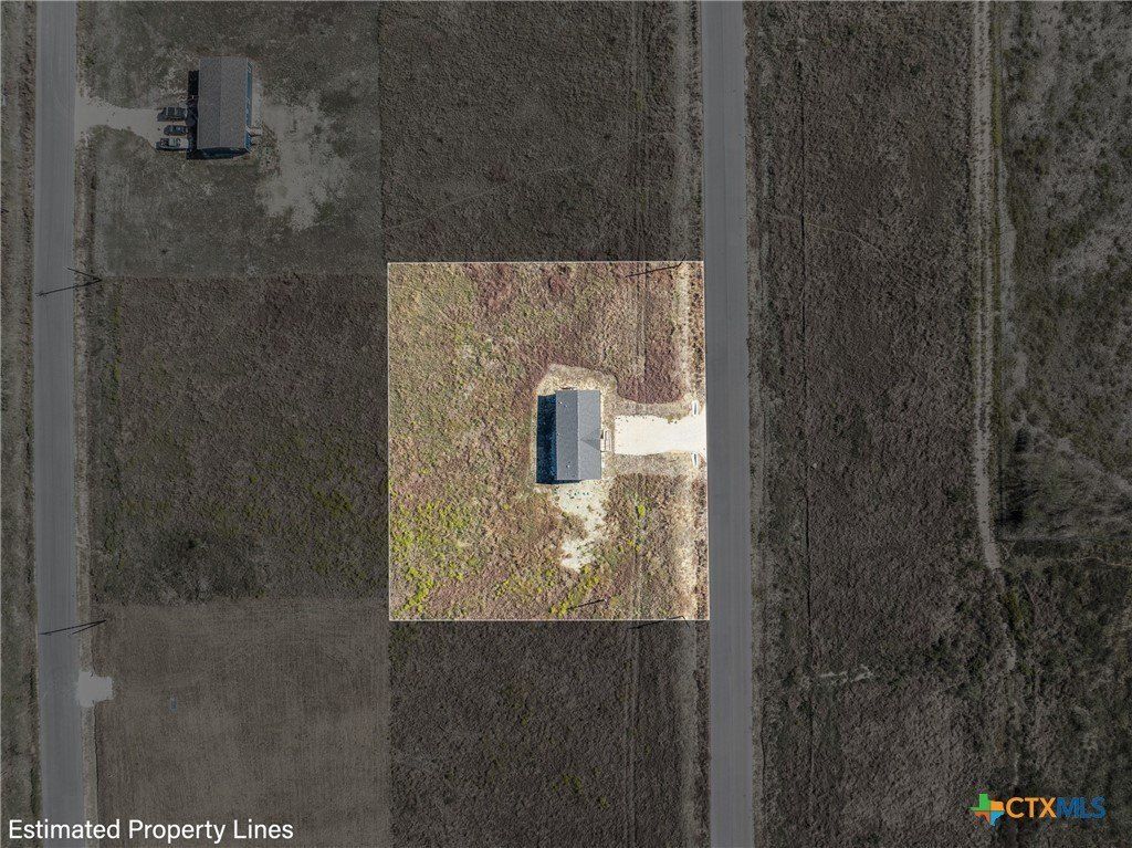 330 Beckham Drive. Dale, TX 78616