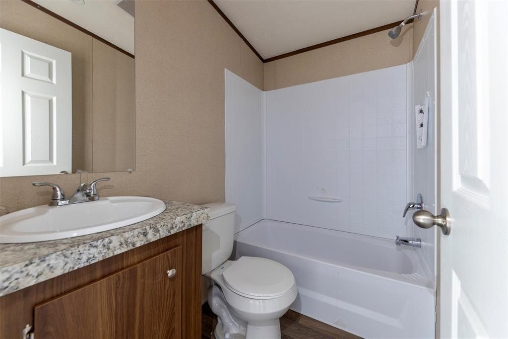 2909 Sycamore Court. Granbury, TX 76048