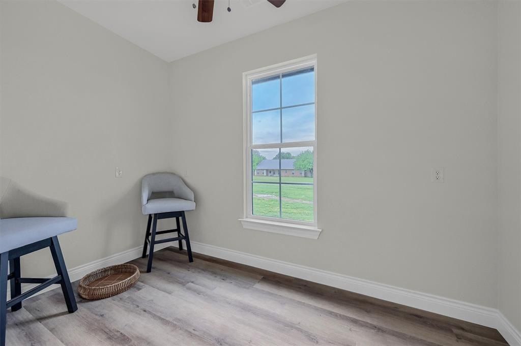 25 Pear Tree Lane. Collinsville, TX 76233